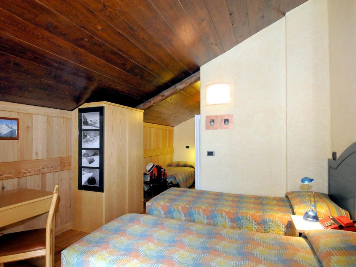 Hotel Aigle Courmayeur Exterior photo