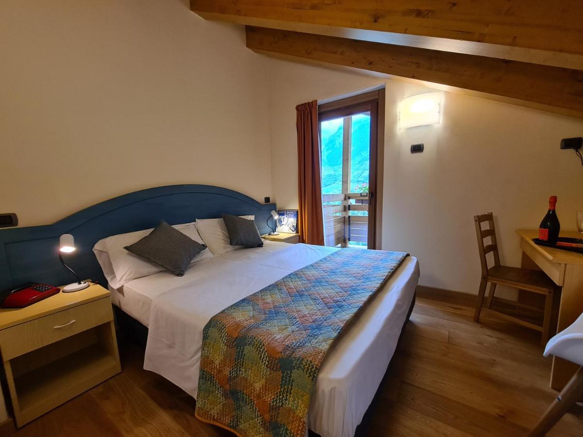 Hotel Aigle Courmayeur Exterior photo